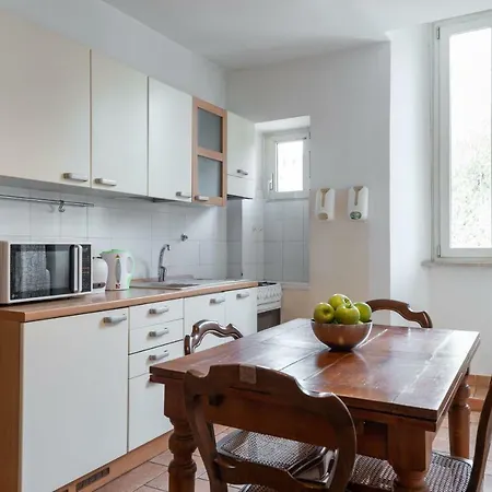 Apartment Sunshine In Trastevere Rome